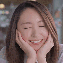 都说爱笑的女孩运气不会太差     然而     爱笑的女孩法令纹也不