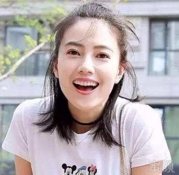 副牙套    被称为360度无死角的蕞美人妻高圆圆不但外表精致又有气质