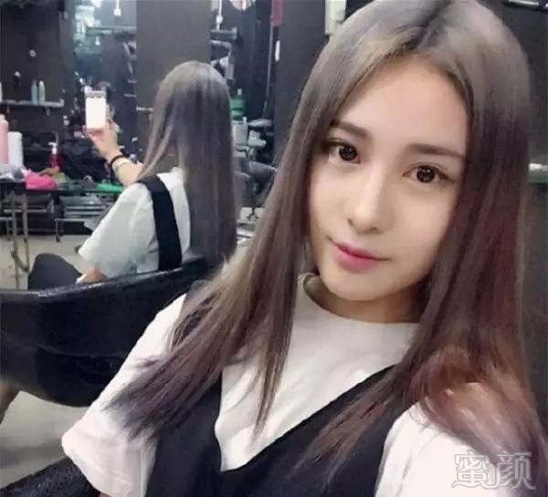15岁《变形计》里的丑小鸭,如今美过张馨予?