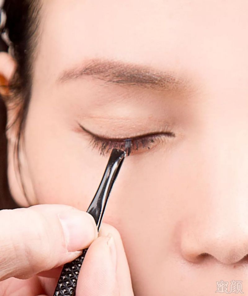 亲授五种贴假睫毛的手法!